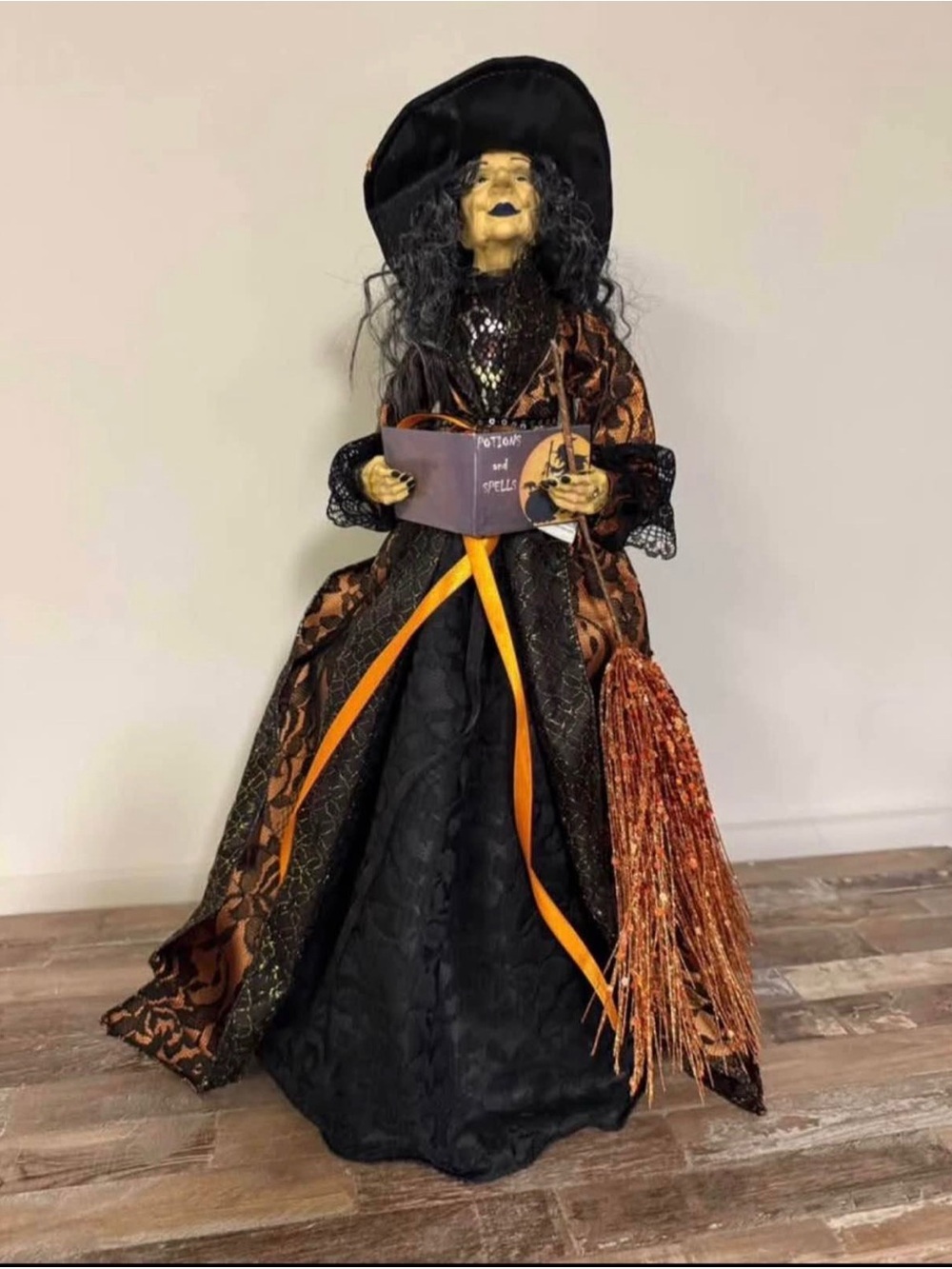 Pier 1 One Witch Lucretia LaBOO HALLOWEEN TREE TOPPER Figurine RARE 22” EUC